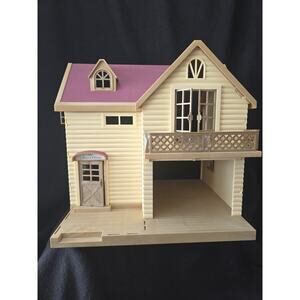 Sylvanian Families Calico Critters Grape Forest House Lakeside Lodge